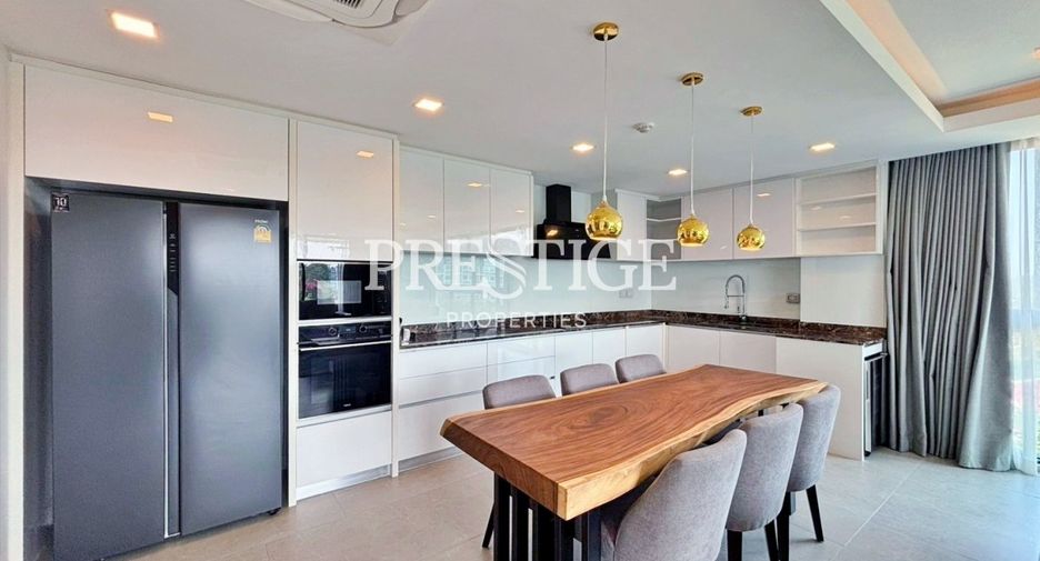 For rent 3 bedrooms condo in Jomtien, Pattaya