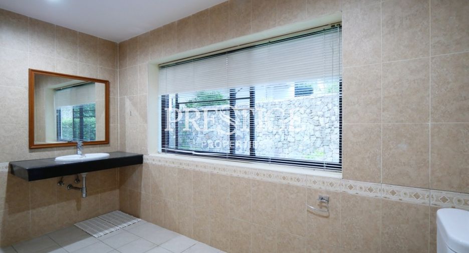 For rent 4 bedrooms house in Bang Lamung, Chonburi