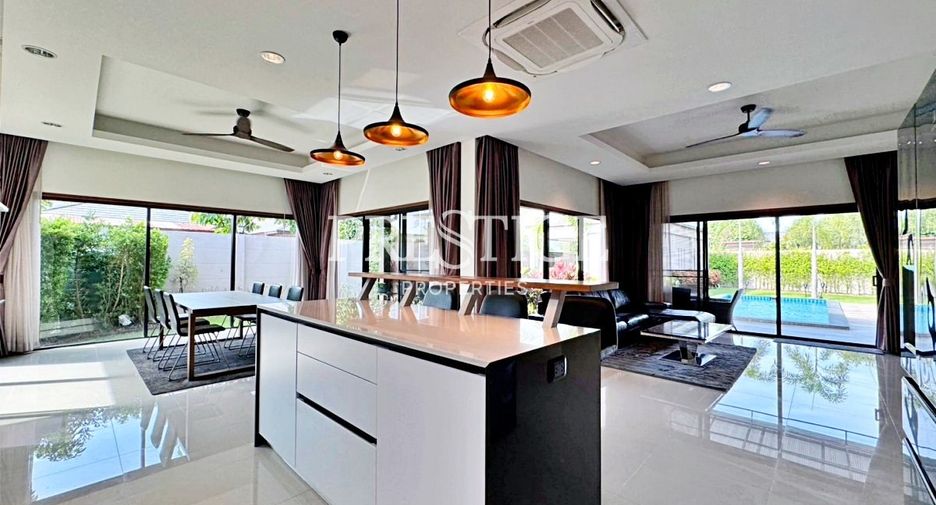 Casa en alquiler de 3 habitaciones en Huay Yai, Pattaya