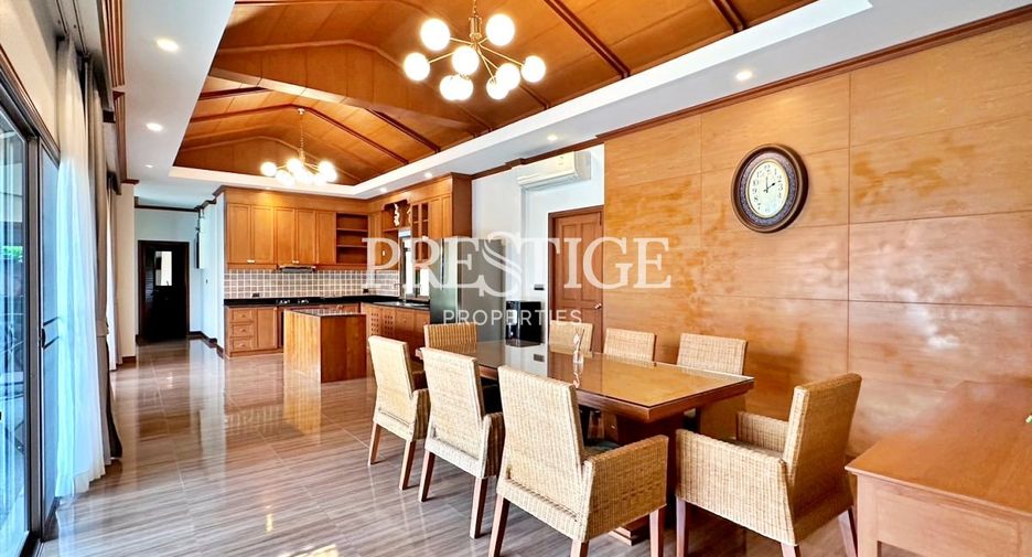 Casa en venta y en alquiler de 3 habitaciones en Huay Yai, Pattaya