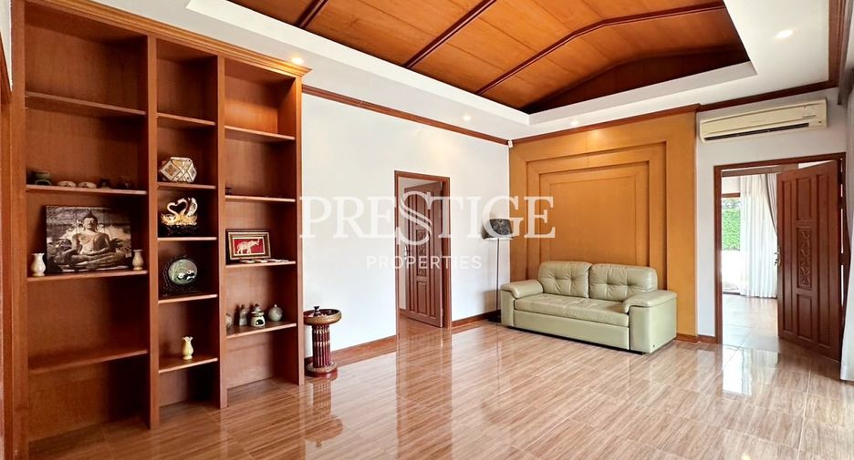 Casa en venta y en alquiler de 3 habitaciones en Huay Yai, Pattaya