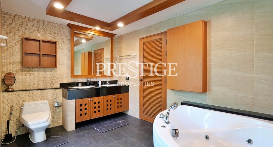 Casa en venta y en alquiler de 3 habitaciones en Huay Yai, Pattaya