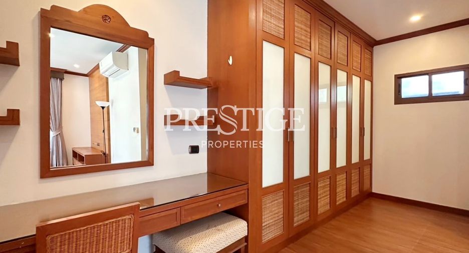 Casa en venta y en alquiler de 3 habitaciones en Huay Yai, Pattaya