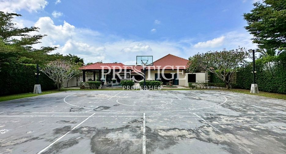Casa en venta y en alquiler de 3 habitaciones en Huay Yai, Pattaya