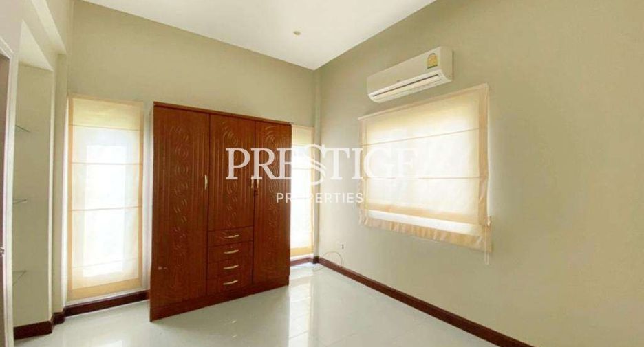À vendre et à louer 3 chambres maison à Bang Lamung, Chonburi