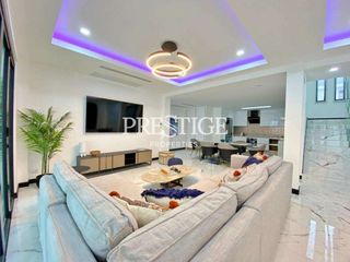 Haus zur Miete mit 5 Zimmer in Bang Lamung, Chonburi