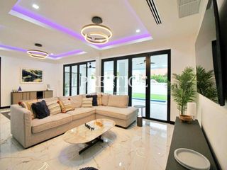 Haus zur Miete mit 5 Zimmer in Bang Lamung, Chonburi