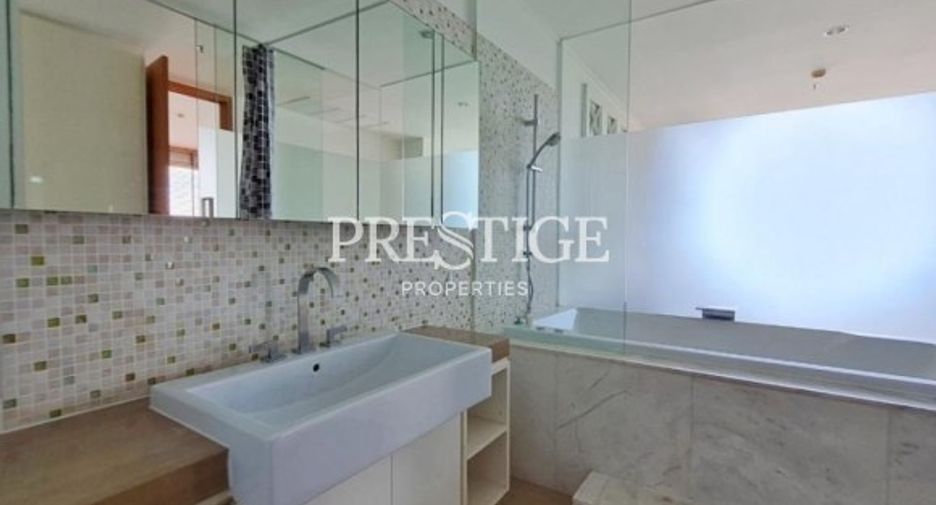For rent 3 bedrooms condo in Bang Lamung, Chonburi