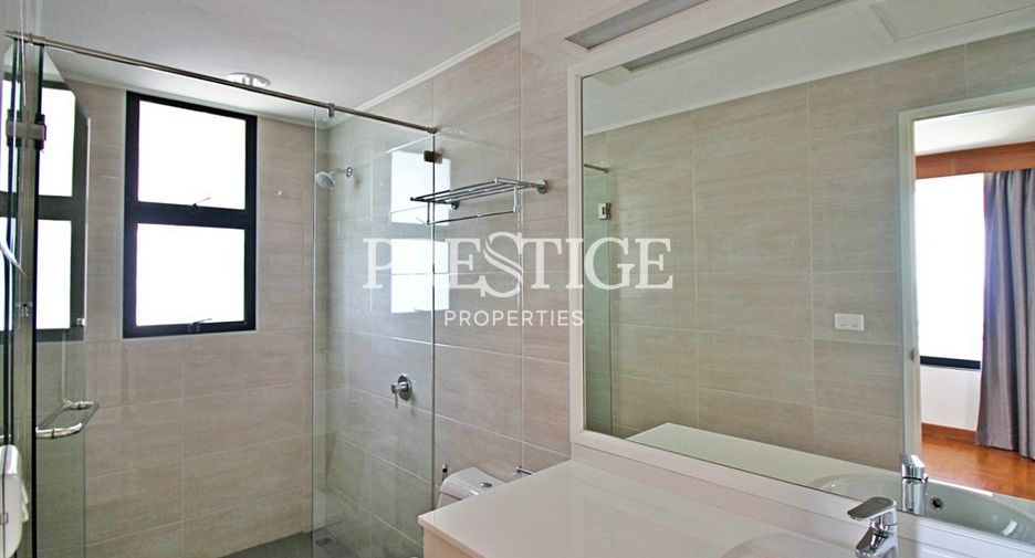 For rent 4 bedrooms condo in Bang Lamung, Chonburi