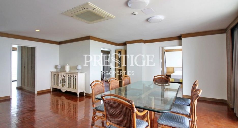 For rent 4 bedrooms condo in Bang Lamung, Chonburi
