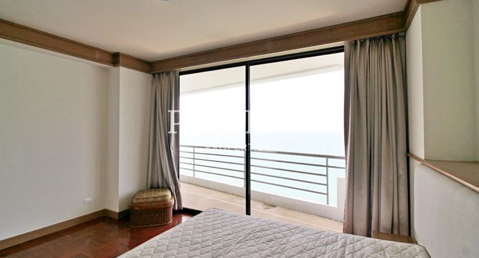For rent 4 bedrooms condo in Bang Lamung, Chonburi