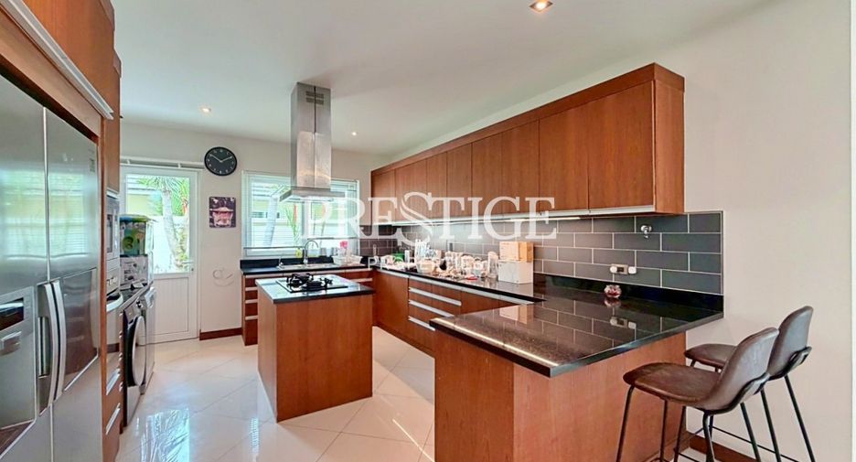For rent 4 bedrooms house in Bang Lamung, Chonburi