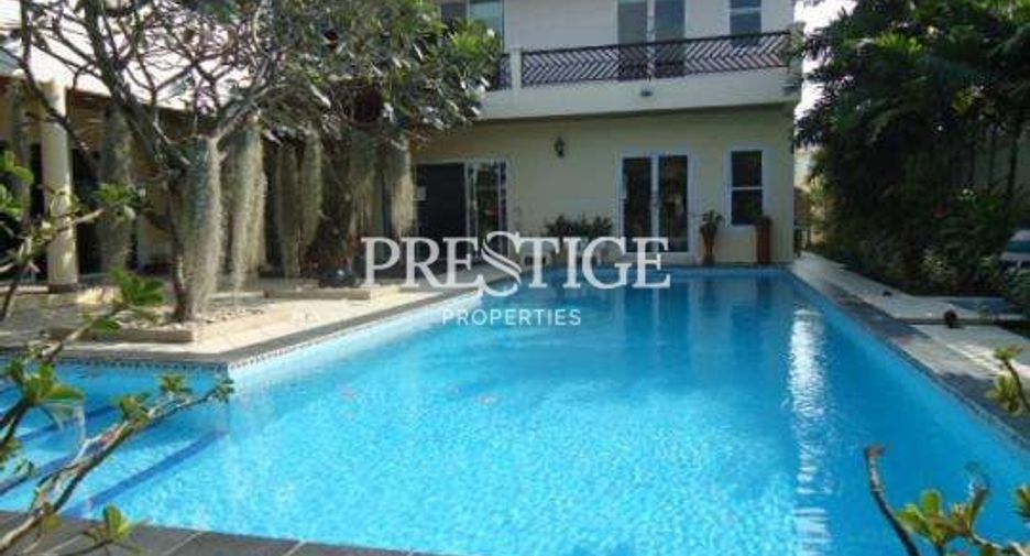 Casa en alquiler de 4 habitaciones en Pluak Daeng, Rayong