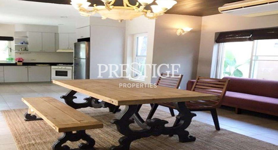 Casa en alquiler de 4 habitaciones en Pluak Daeng, Rayong