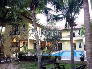 Casa en alquiler de 4 habitaciones en Pluak Daeng, Rayong
