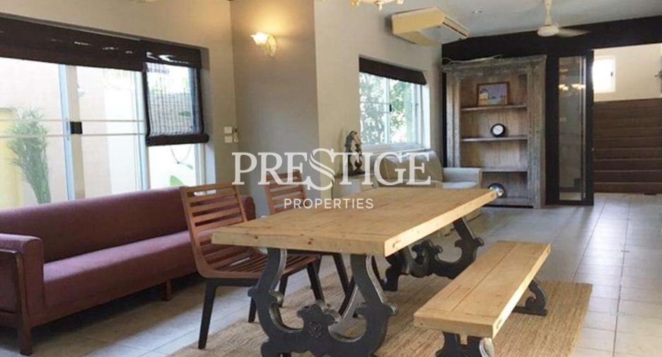 Casa en alquiler de 4 habitaciones en Pluak Daeng, Rayong
