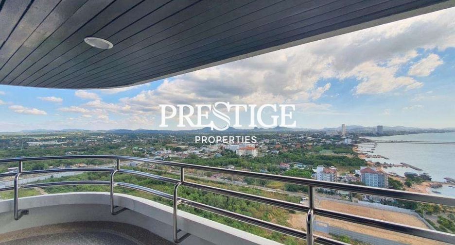 For rent 3 bedrooms condo in Na Jomtien, Pattaya