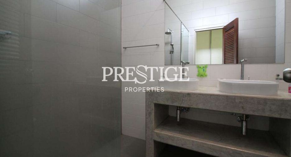 For sale and for rent 4 bedrooms house in Bang Lamung, Chonburi