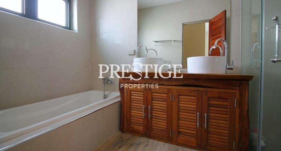 For sale and for rent 4 bedrooms house in Bang Lamung, Chonburi