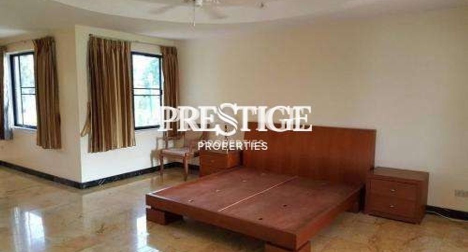 For rent 4 bedrooms house in Bang Lamung, Chonburi