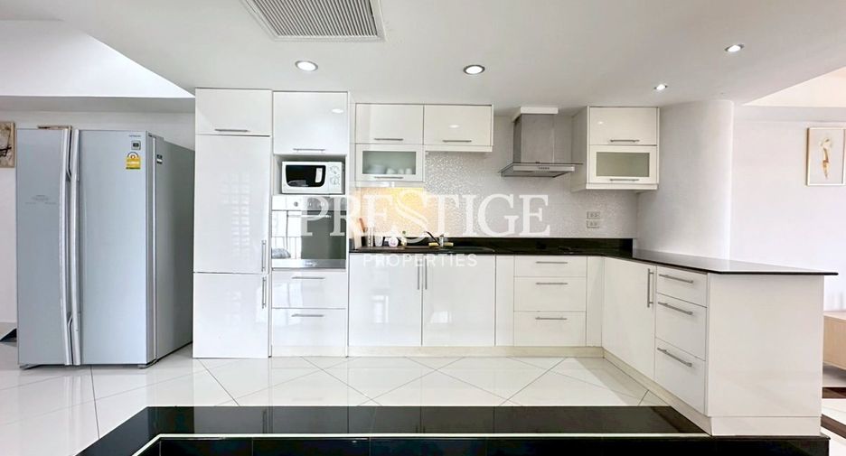 For rent 4 bedrooms condo in Jomtien, Pattaya