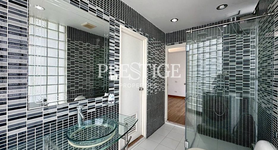 For rent 4 bedrooms condo in Jomtien, Pattaya