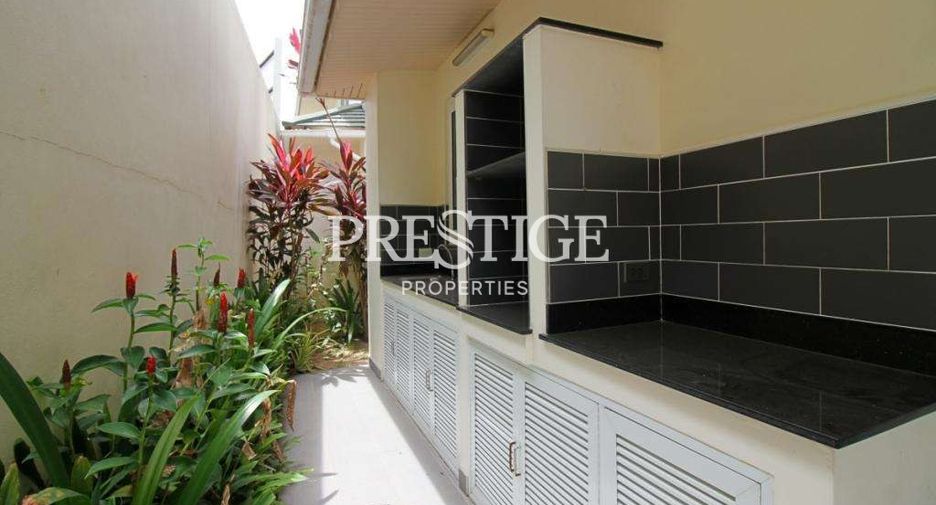 For rent 5 bedrooms house in Bang Lamung, Chonburi