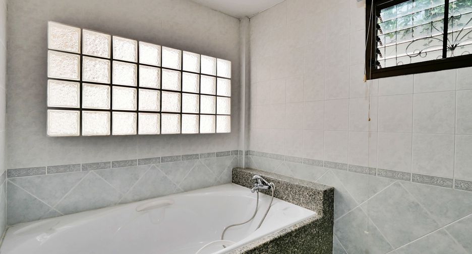 For rent 3 bedrooms house in Bang Lamung, Chonburi