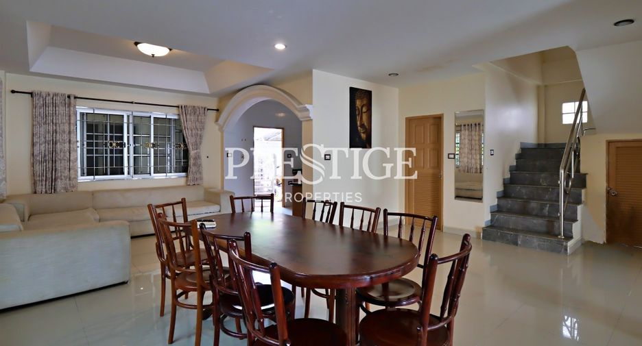 Casa en alquiler de 5 habitaciones en Jomtien, Pattaya