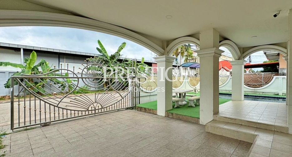 Casa en alquiler de 5 habitaciones en Jomtien, Pattaya