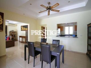Casa en alquiler de 3 habitaciones en Ban Khai, Rayong