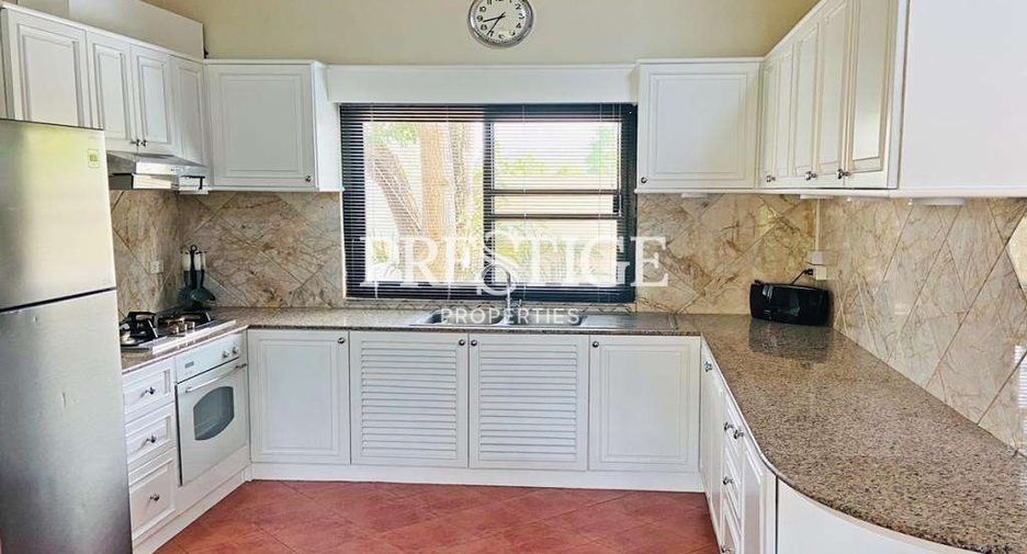 For rent 4 bedrooms house in Bang Lamung, Chonburi