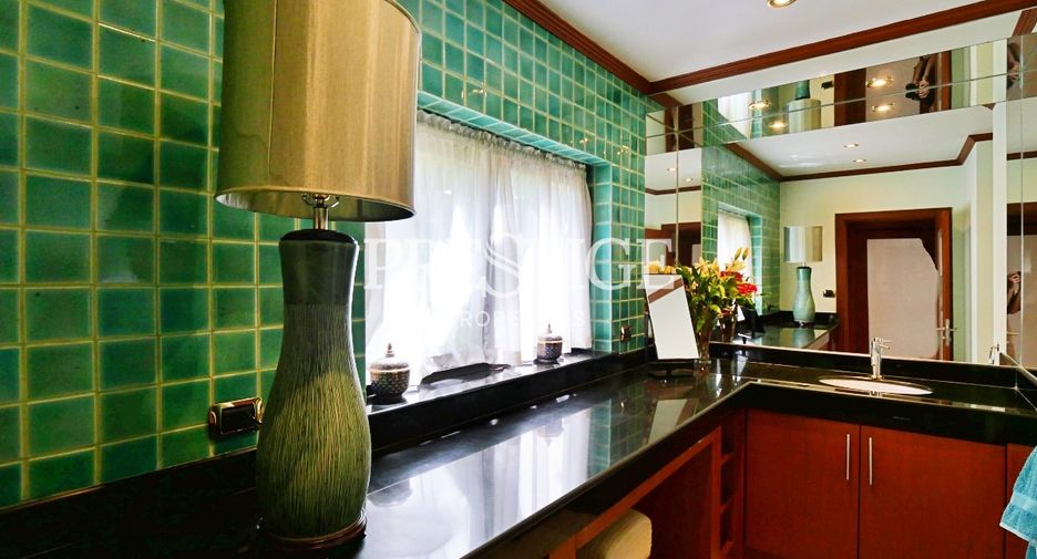 Haus zur Miete mit 4 Zimmer in Bang Lamung, Chonburi