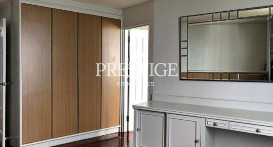 For rent 3 bedrooms condo in Bang Lamung, Chonburi