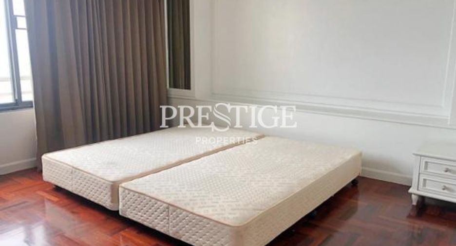 For rent 3 bedrooms condo in Bang Lamung, Chonburi