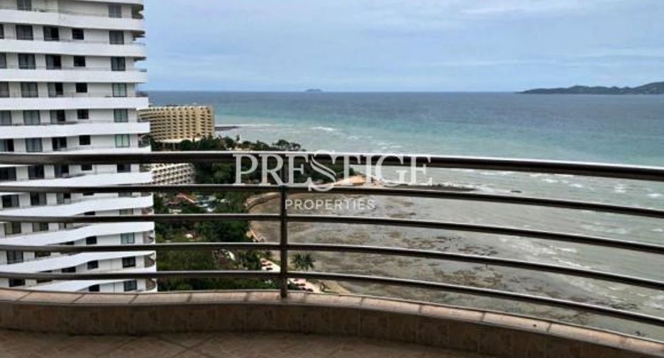 For rent 3 bedrooms condo in Bang Lamung, Chonburi