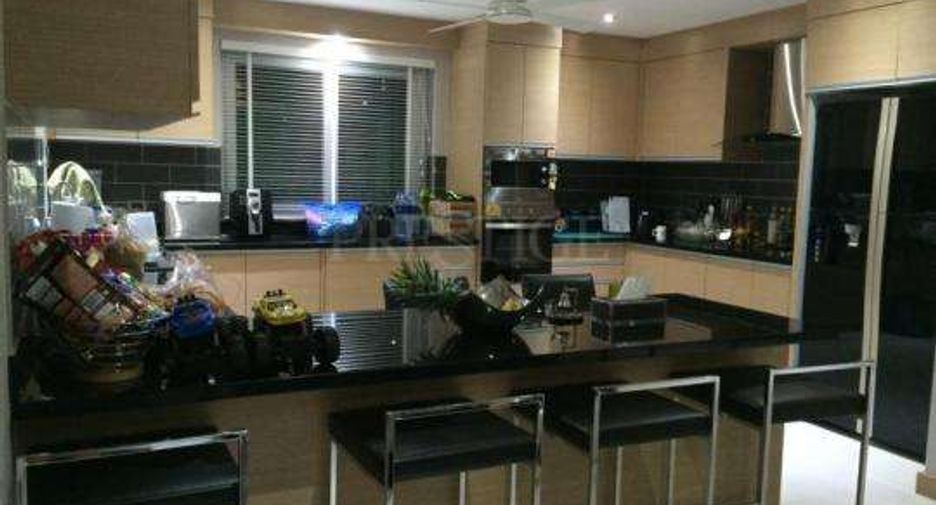For rent 4 bedrooms house in Bang Lamung, Chonburi