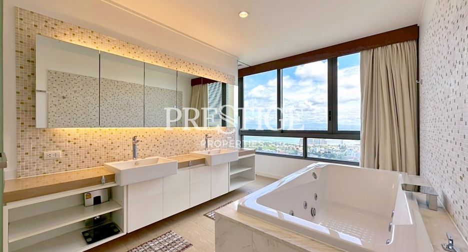 For rent 3 bedrooms condo in Bang Lamung, Chonburi