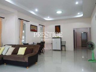 Casa en alquiler de 3 habitaciones en Ban Khai, Rayong
