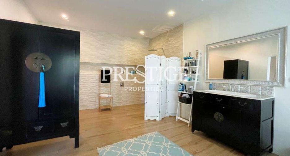For rent 4 bedrooms house in Bang Lamung, Chonburi
