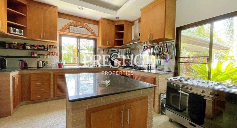 For rent 4 bedrooms house in Bang Lamung, Chonburi