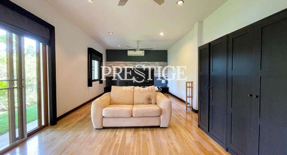 For rent 4 bedrooms house in Bang Lamung, Chonburi