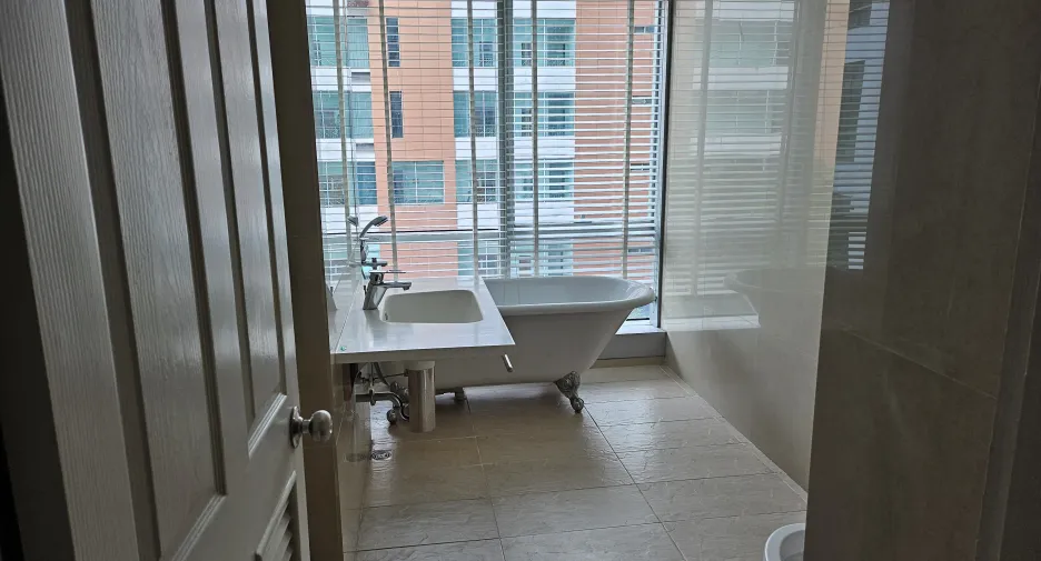 Wohnung zum Kauf mit 2 Zimmer in Sathon, Bangkok