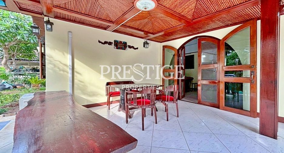 Haus zur Miete mit 5 Zimmer in Bang Lamung, Chonburi