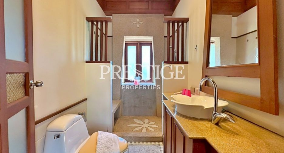 For rent 5 bedrooms house in Jomtien, Pattaya