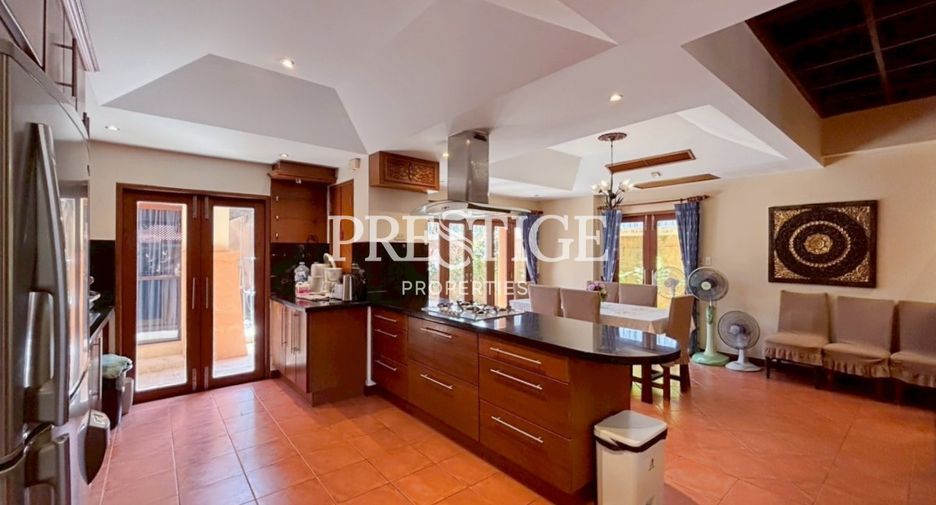For rent 5 bedrooms house in Jomtien, Pattaya