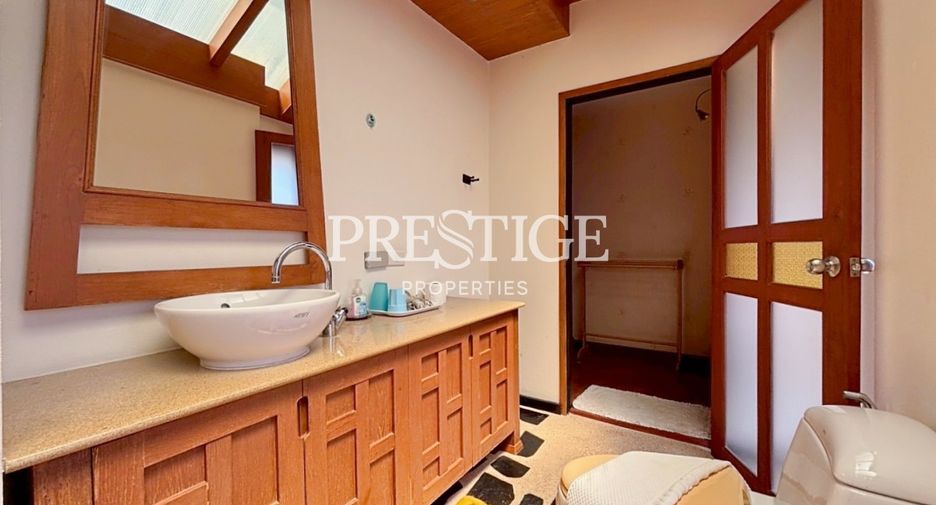 For rent 5 bedrooms house in Jomtien, Pattaya