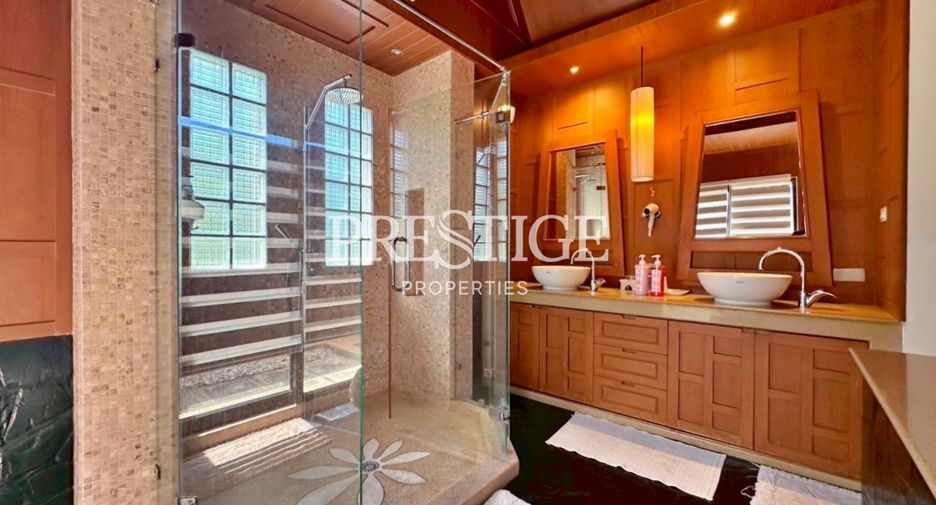 For rent 5 bedrooms house in Jomtien, Pattaya