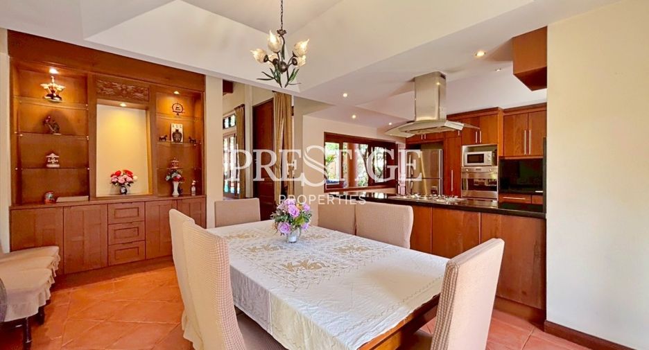 For rent 5 bedrooms house in Jomtien, Pattaya