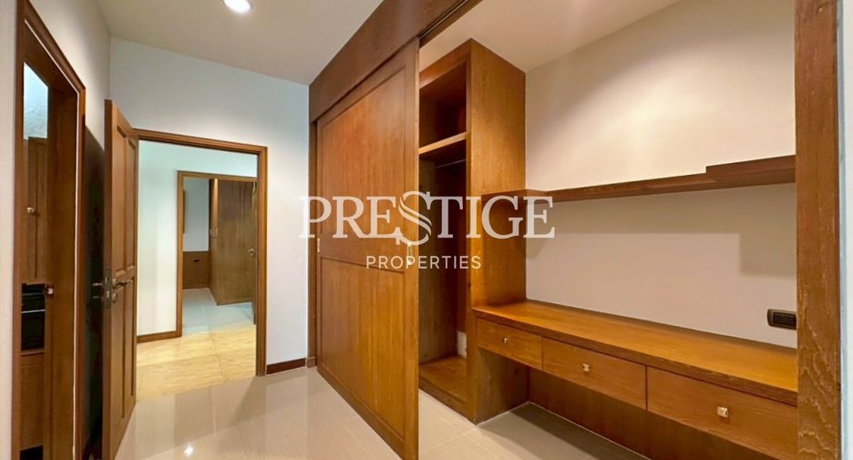 Casa en alquiler de 4 habitaciones en Huay Yai, Pattaya